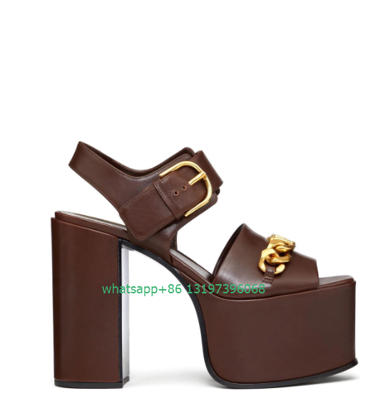 Gold Chain Sandal - Sandalias de plataforma con diseño de