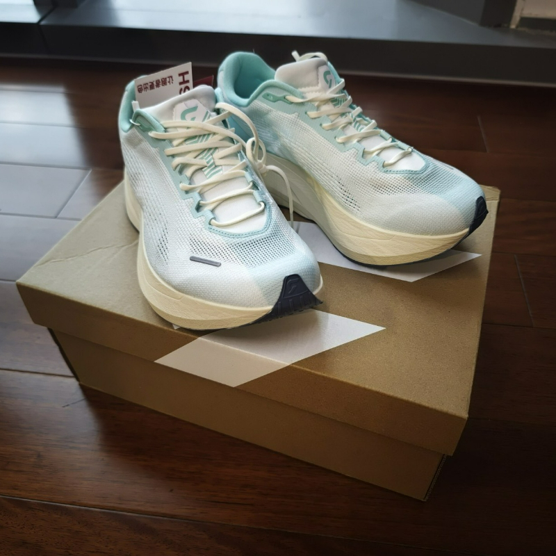 Zapatillas de correr DYNAFISH  - Women'S Shoes Vs Men'S reseña y precio
